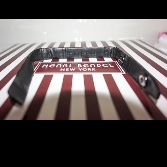 HENRI BENDEL LEATHER GLOVES WITH PEARL BRACELET - Picture 3 of 4